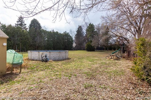 27501 Milton Avenue, Warren, MI 48092