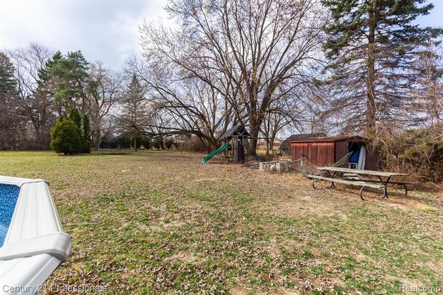 27501 Milton Avenue, Warren, MI 48092