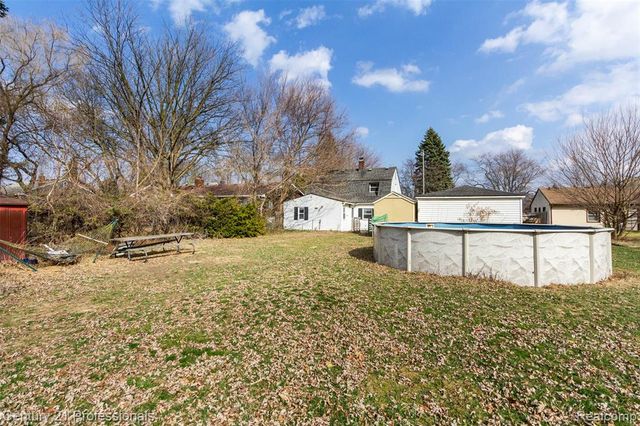 27501 Milton Avenue, Warren, MI 48092