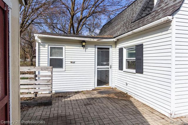 27501 Milton Avenue, Warren, MI 48092