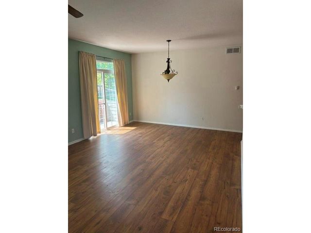 847 S Evanston Cir, Aurora, CO 80012