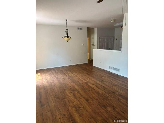 847 S Evanston Cir, Aurora, CO 80012