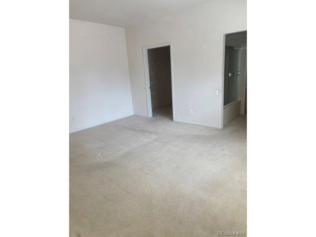 847 S Evanston Cir, Aurora, CO 80012