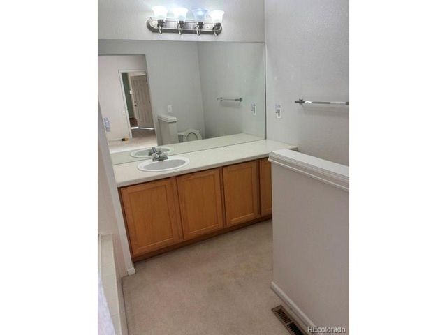 847 S Evanston Cir, Aurora, CO 80012