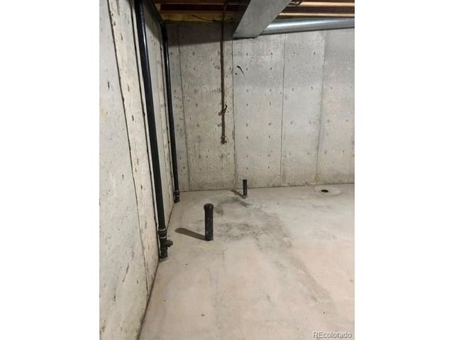 847 S Evanston Cir, Aurora, CO 80012