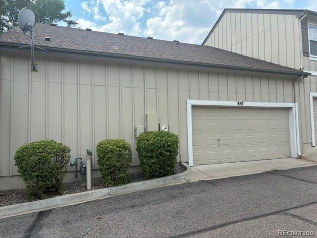 847 S Evanston Cir, Aurora, CO 80012