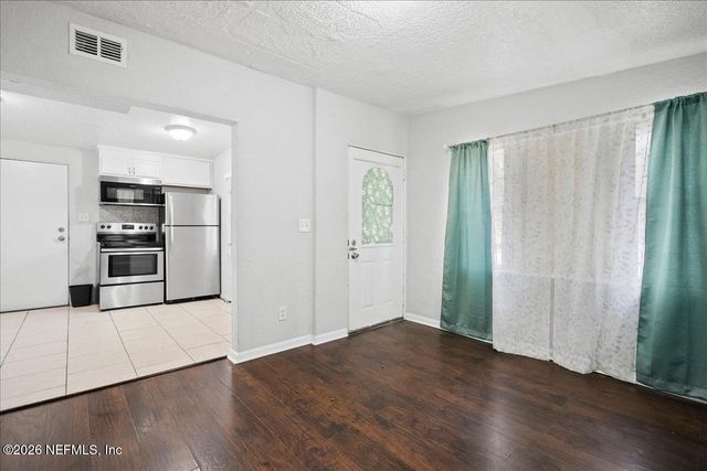 6601 CLEVELAND Road, Jacksonville, FL 32209