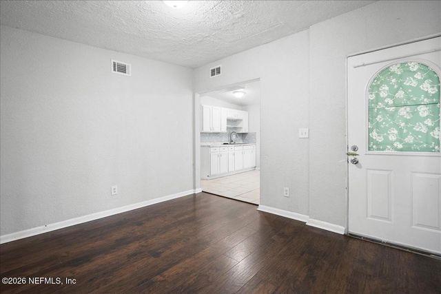 6601 CLEVELAND Road, Jacksonville, FL 32209