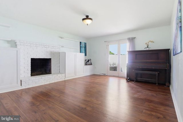 400 WHITE ROSE LN, York, PA 17402