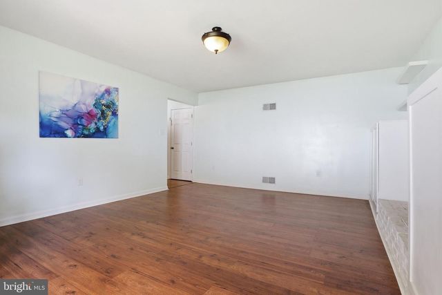 400 WHITE ROSE LN, York, PA 17402