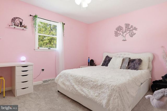 400 WHITE ROSE LN, York, PA 17402