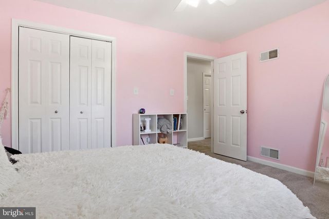 400 WHITE ROSE LN, York, PA 17402