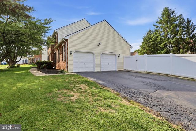 400 WHITE ROSE LN, York, PA 17402