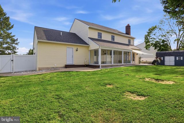 400 WHITE ROSE LN, York, PA 17402