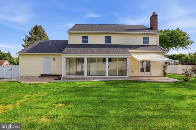 400 WHITE ROSE LN, York, PA 17402