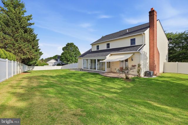 400 WHITE ROSE LN, York, PA 17402
