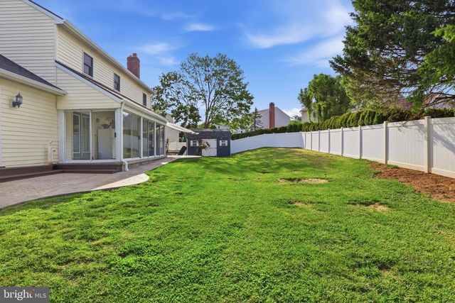 400 WHITE ROSE LN, York, PA 17402