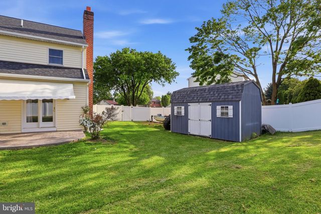 400 WHITE ROSE LN, York, PA 17402