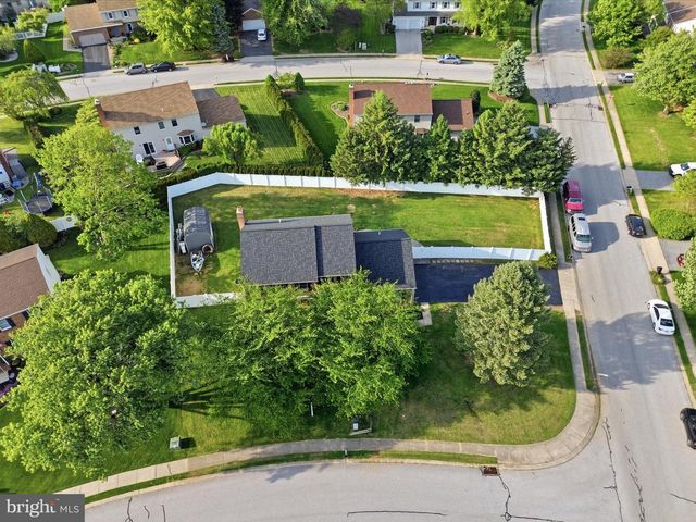 400 WHITE ROSE LN, York, PA 17402