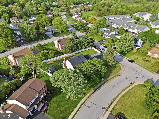 400 WHITE ROSE LN, York, PA 17402
