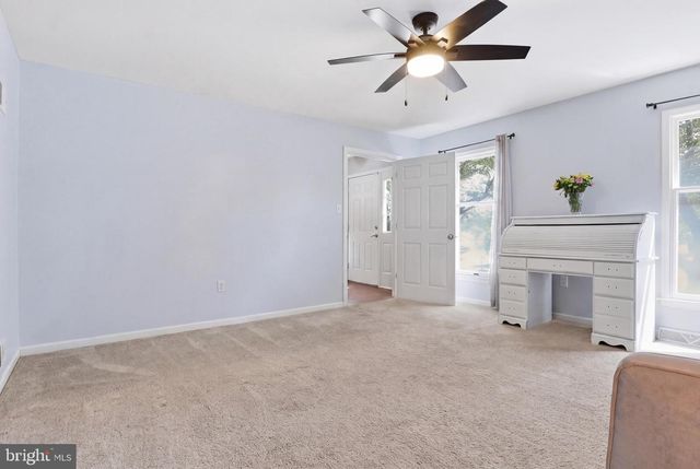 400 WHITE ROSE LN, York, PA 17402