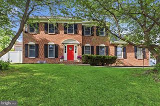 400 WHITE ROSE LN, York, PA 17402