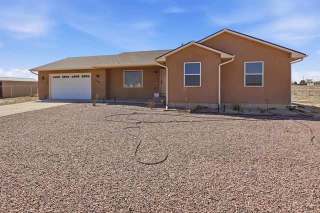 1107 N Kirkwood Dr, Pueblo, CO 81007