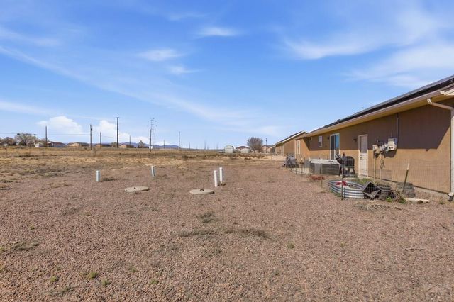 1107 N Kirkwood Dr, Pueblo, CO 81007