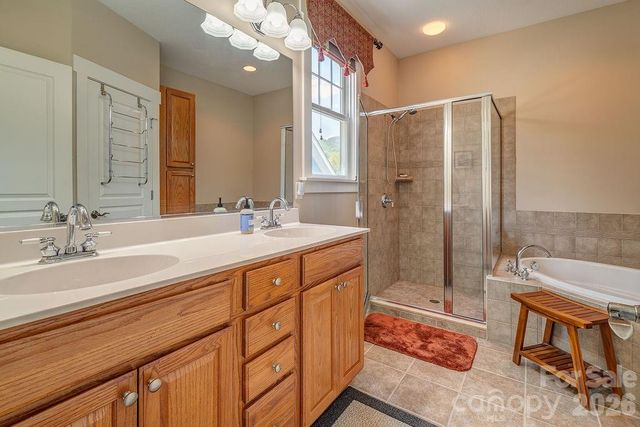 4 Olde Cottage Lane, Asheville, NC 28803