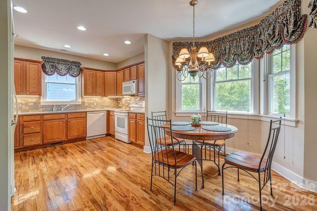 4 Olde Cottage Lane, Asheville, NC 28803