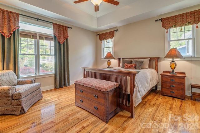 4 Olde Cottage Lane, Asheville, NC 28803