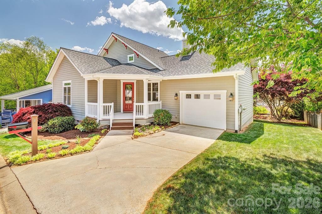 4 Olde Cottage Lane, Asheville, NC 28803