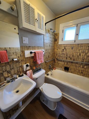 77 Hubbard Street, Mt Clemens, MI 48043