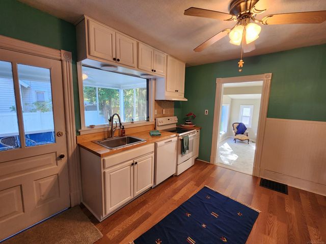 77 Hubbard Street, Mt Clemens, MI 48043