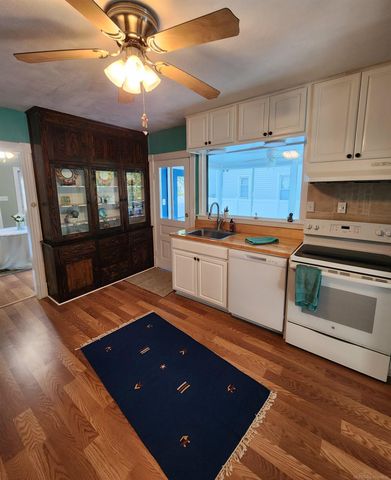 77 Hubbard Street, Mt Clemens, MI 48043