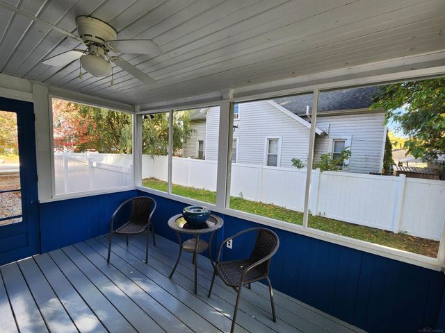 77 Hubbard Street, Mt Clemens, MI 48043