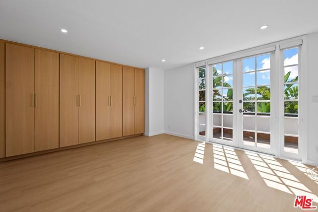 9315 Lloydcrest Drive, Beverly Hills, CA 90210