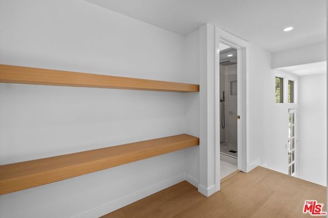 9315 Lloydcrest Drive, Beverly Hills, CA 90210