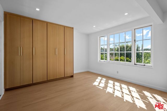 9315 Lloydcrest Drive, Beverly Hills, CA 90210