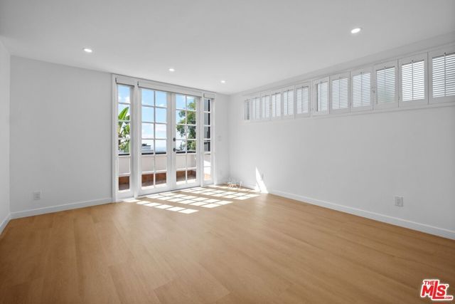 9315 Lloydcrest Drive, Beverly Hills, CA 90210