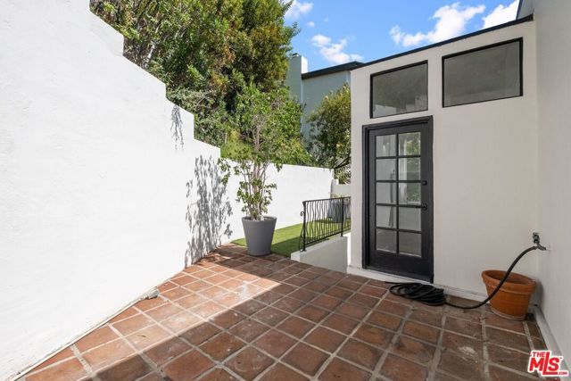 9315 Lloydcrest Drive, Beverly Hills, CA 90210