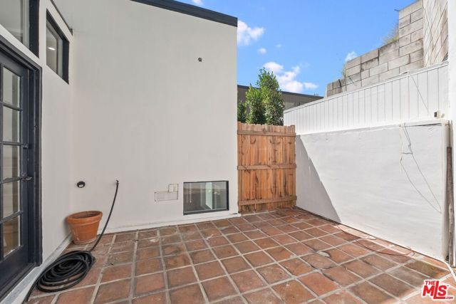 9315 Lloydcrest Drive, Beverly Hills, CA 90210