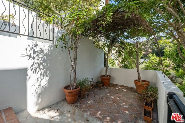 9315 Lloydcrest Drive, Beverly Hills, CA 90210