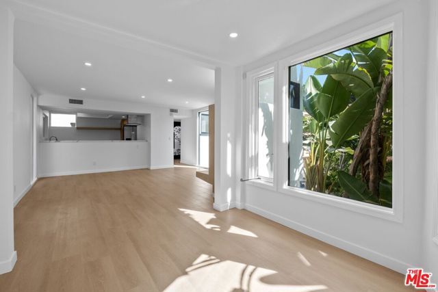 9315 Lloydcrest Drive, Beverly Hills, CA 90210