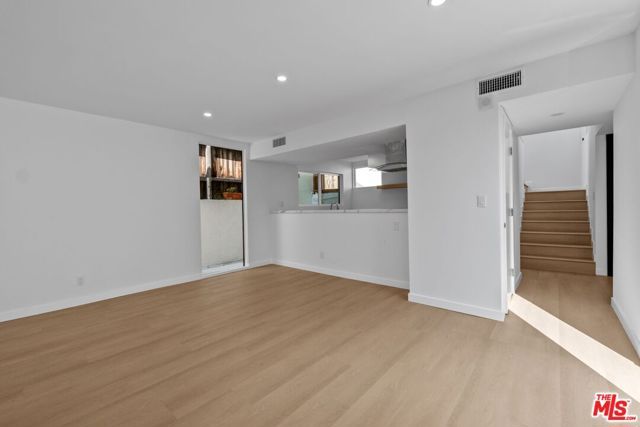 9315 Lloydcrest Drive, Beverly Hills, CA 90210