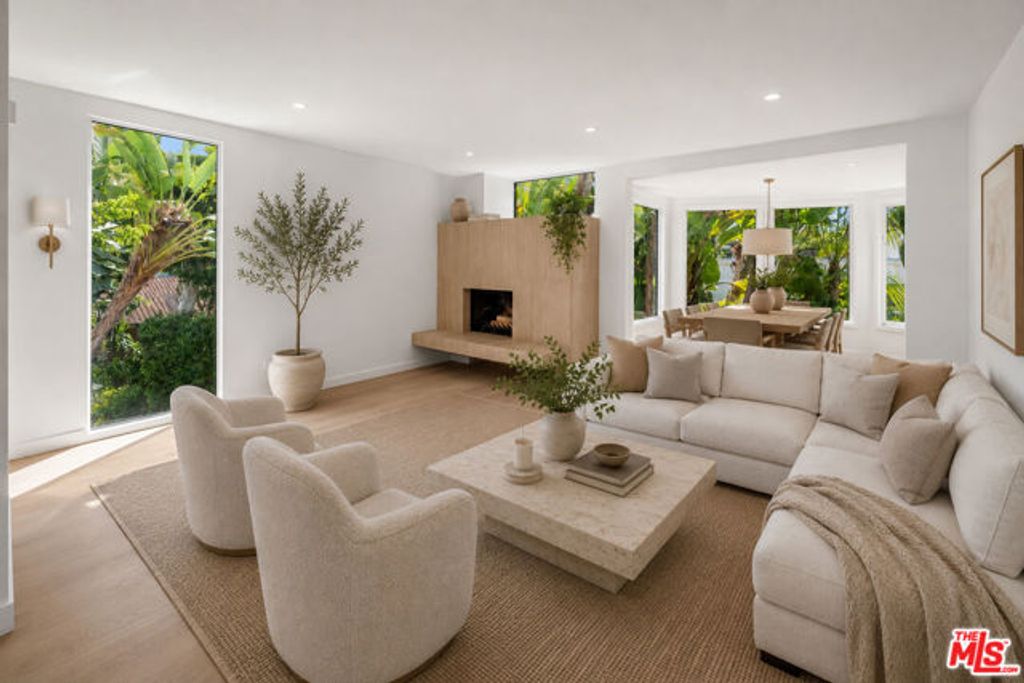 9315 Lloydcrest Drive, Beverly Hills, CA 90210