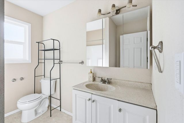 6660 Shasta Way, Klamath Falls, OR 97603