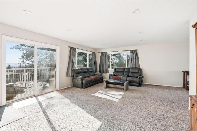 6660 Shasta Way, Klamath Falls, OR 97603