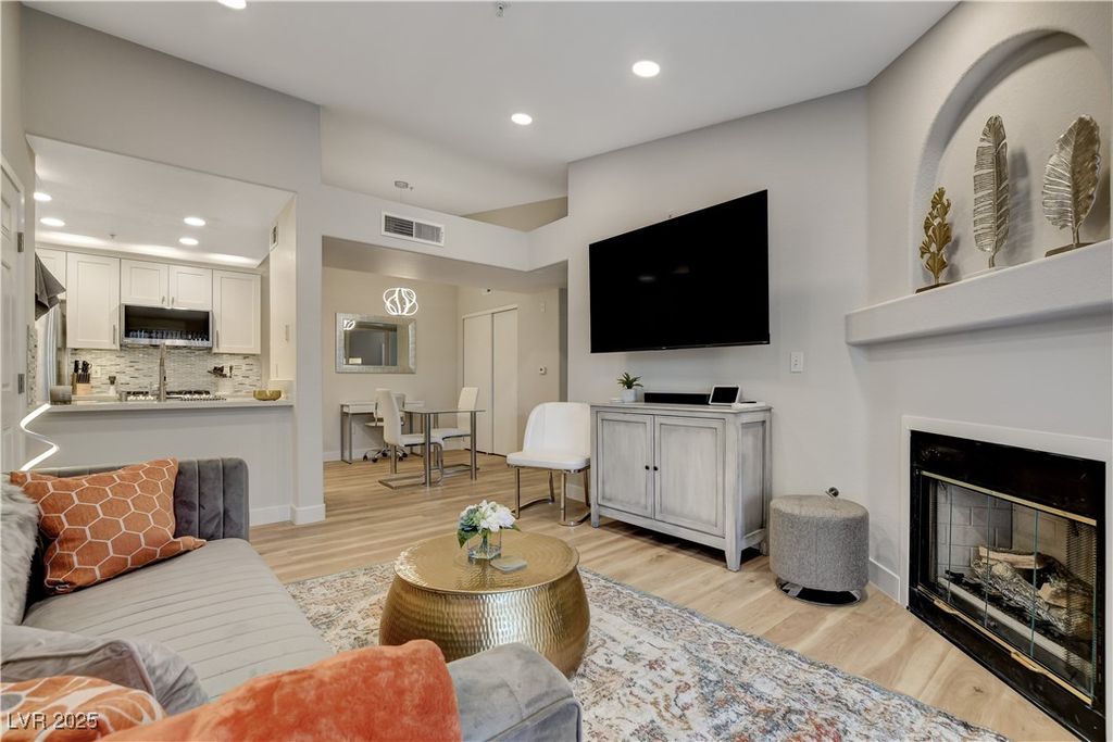 950 Seven Hills Drive 2923, Henderson, NV 89052