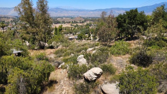 2 Vista Del Valle, Hemet, CA 92544